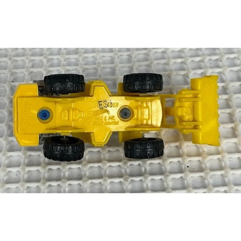 Hot Wheels Wheel Loader yellow with blue w/flames‎ 1979 EUC